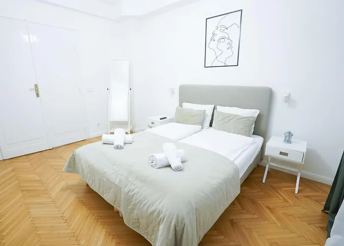 Venus Apartments - Paulay Ede I