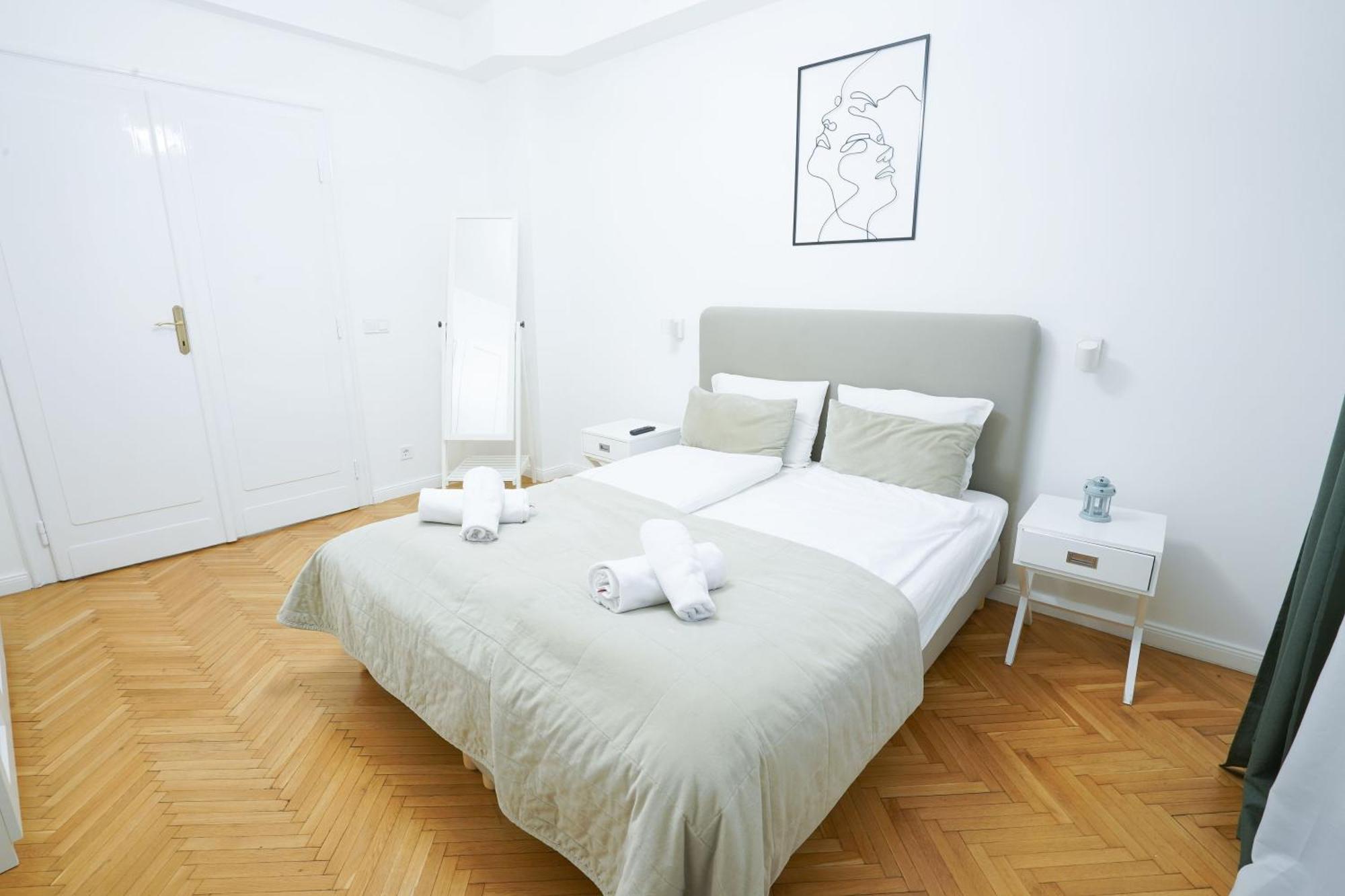 Venus - Paulay Ede I * Budapest